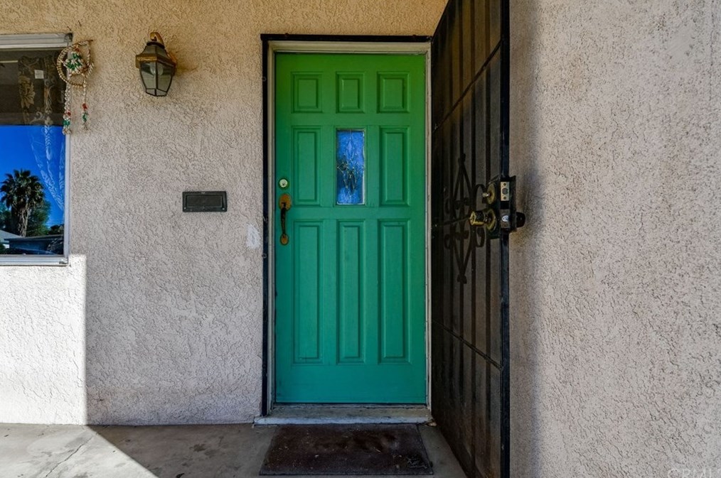 1002 Acacia Ave, Hemet, CA 92543-4521