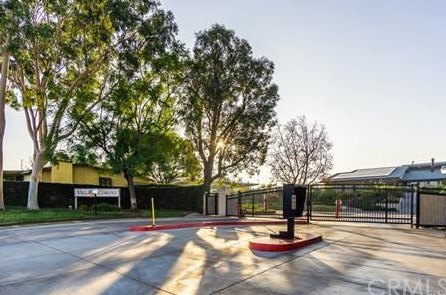 1550 Rimpau Ave, Corona CA  92881-3204 exterior