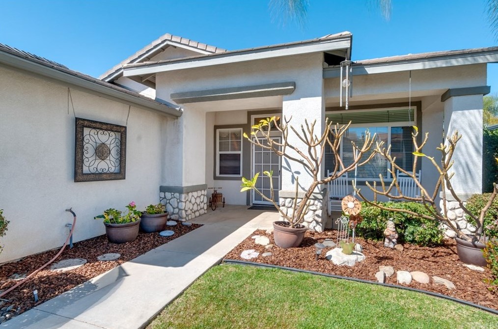 653 Sky Ridge Dr, Corona, CA 92882-6823