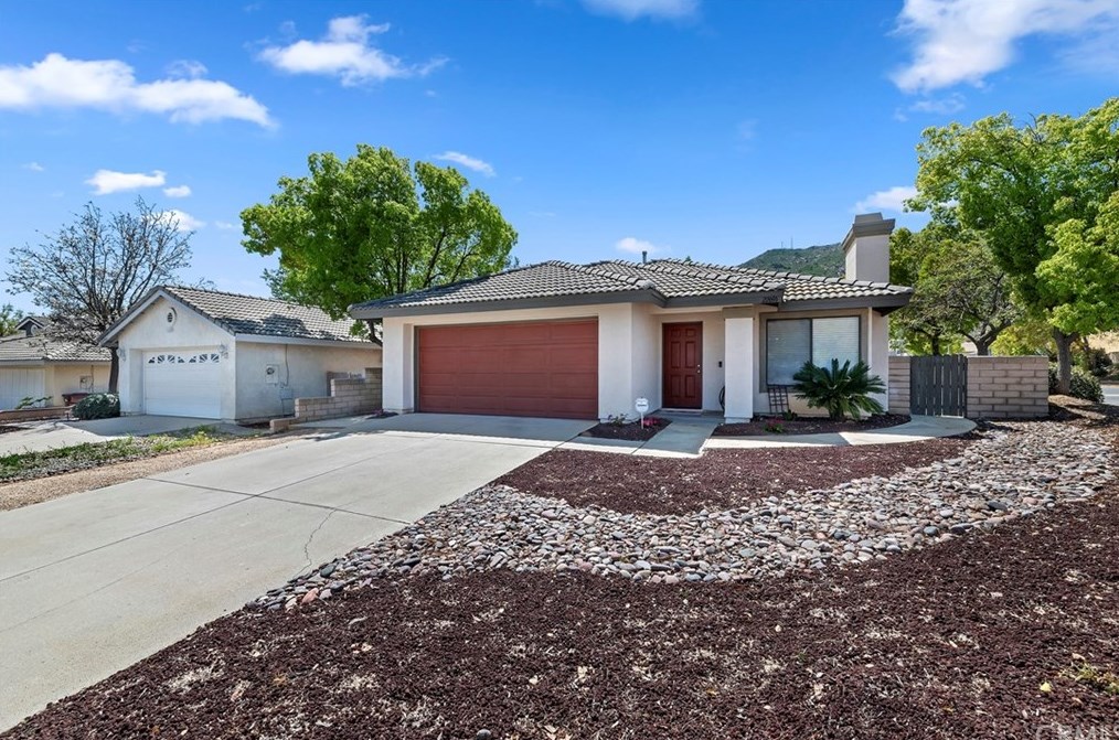 22691 Springdale Dr, Moreno Valley, CA 92557-2603