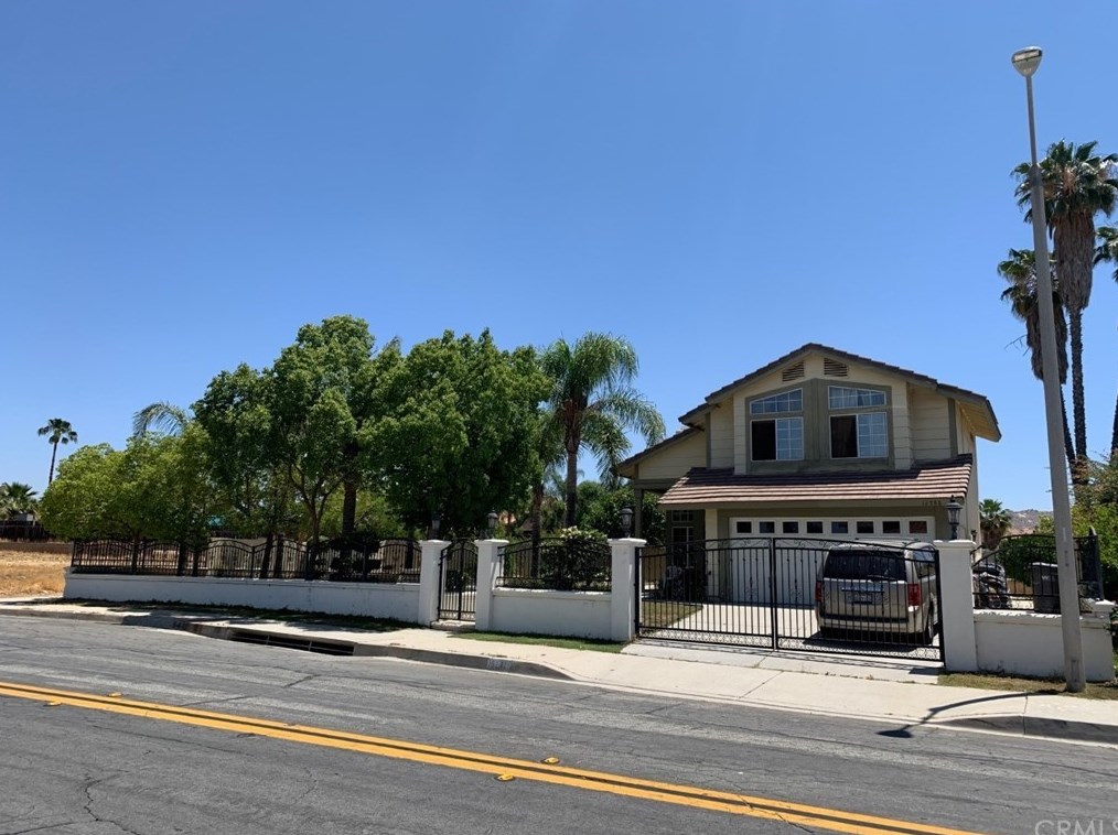 16288 Saddlebrook Ln, Moreno Valley, CA 92551-9222