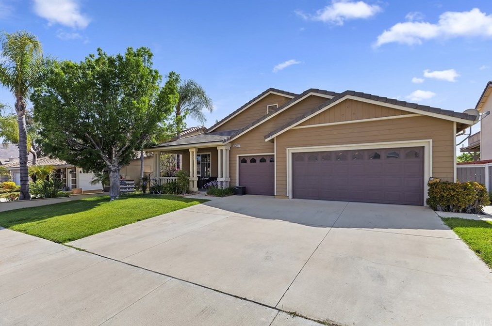 27064 Featherhill Dr, Corona, CA 92883-8918