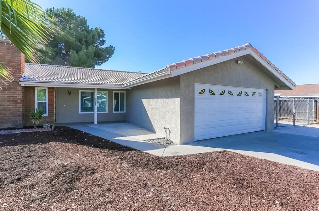 4043 Woodland Dr, Hemet, CA 92544-5061