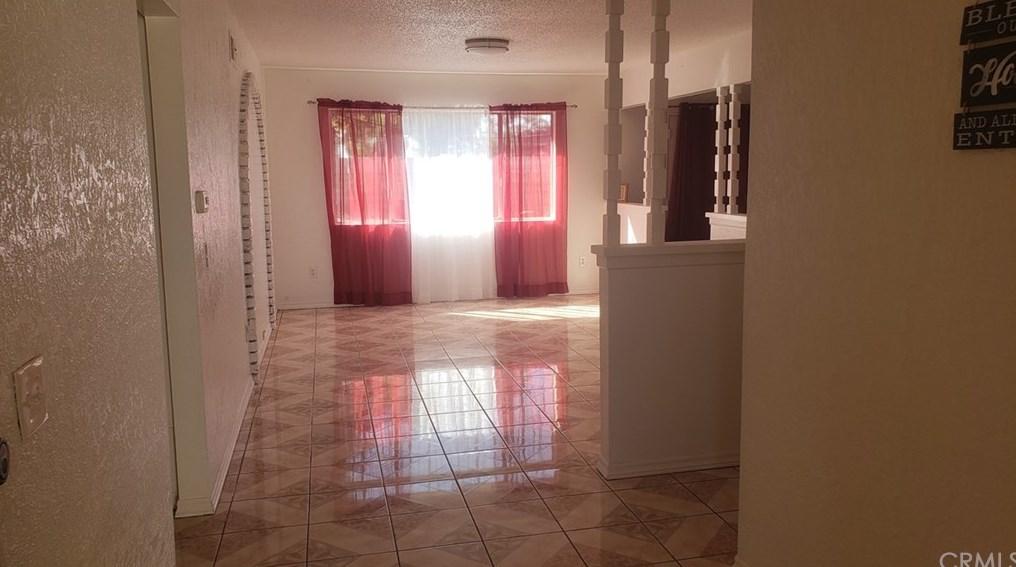 960 Sapphire Ln, Corona, CA 92882-2944