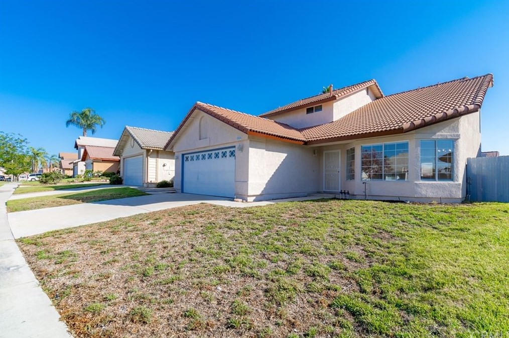 1815 Majestic Dr, Corona, CA 92880-7335