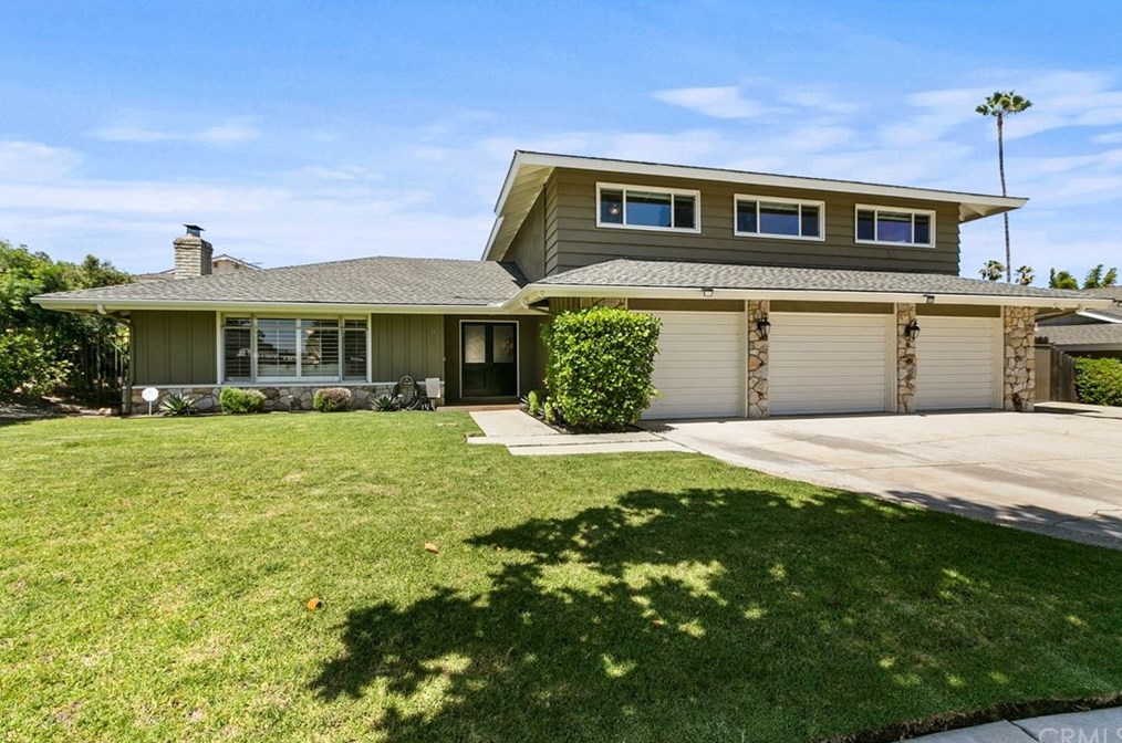 613 Locust St, Corona, CA 92879-2943