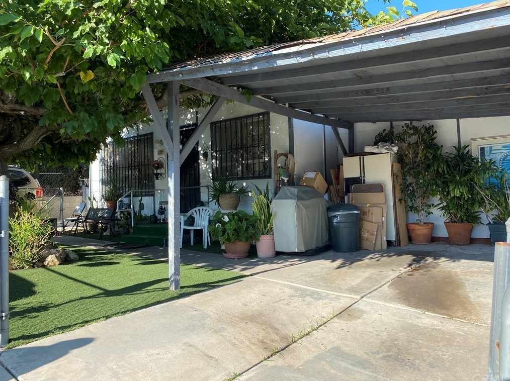617 San Juhn St, Spring Valley, CA 91977-5254