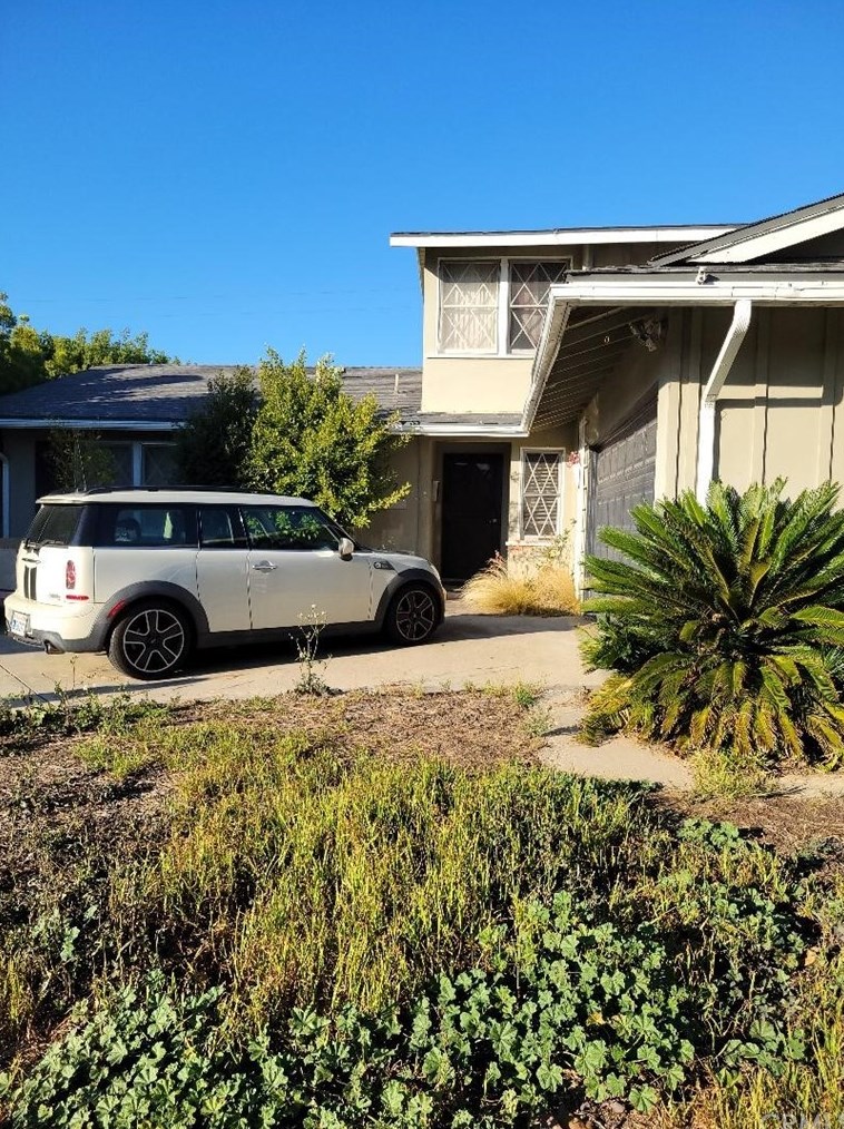 582 Pierpont Dr, Costa Mesa, CA 92626-3109