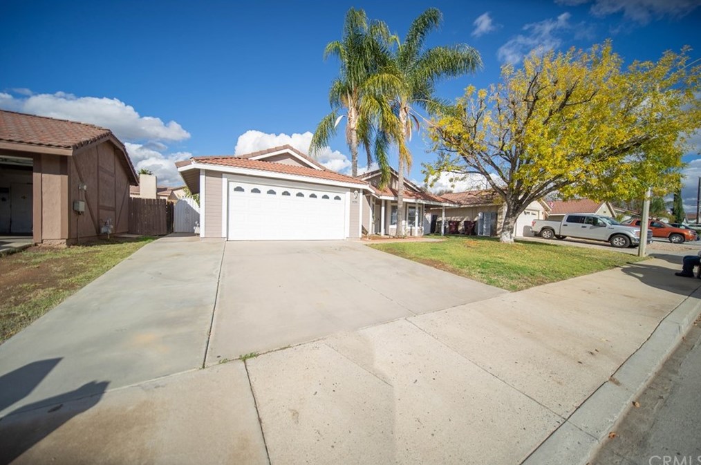 25418 Wedmore Dr, Moreno Valley, CA 92553-4184