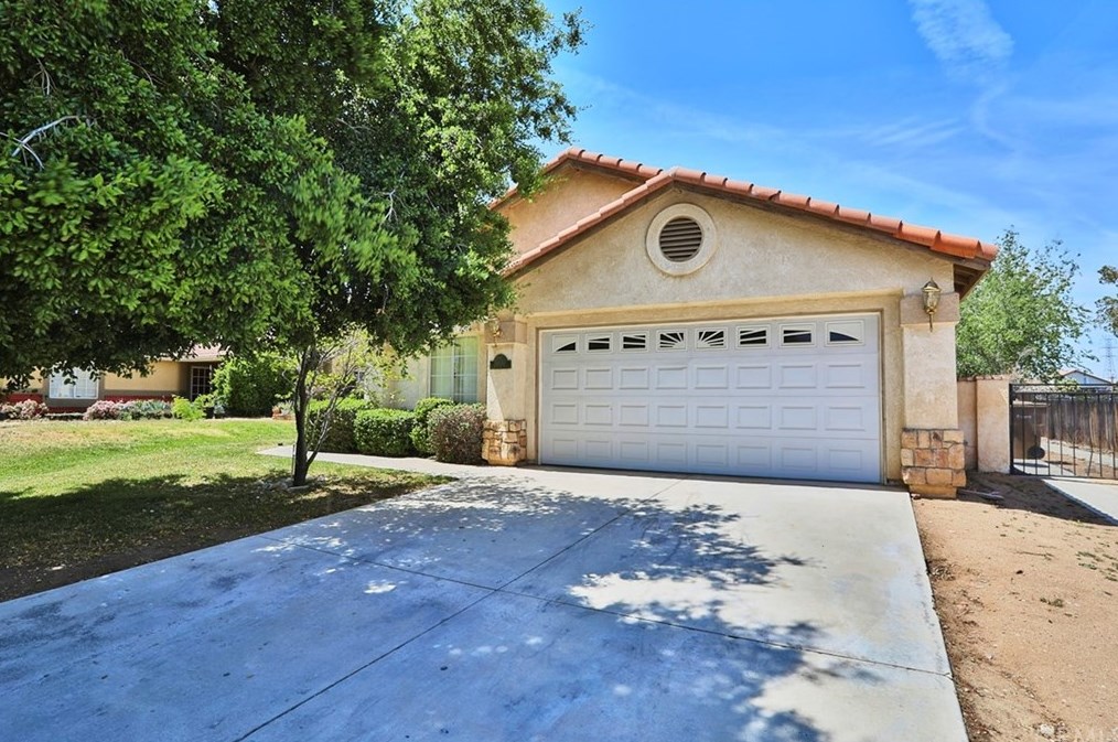 6848 Redwood Ave, Hesperia, CA 92345-4837