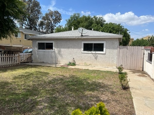 1209 D St, Corona, CA 92882-1815