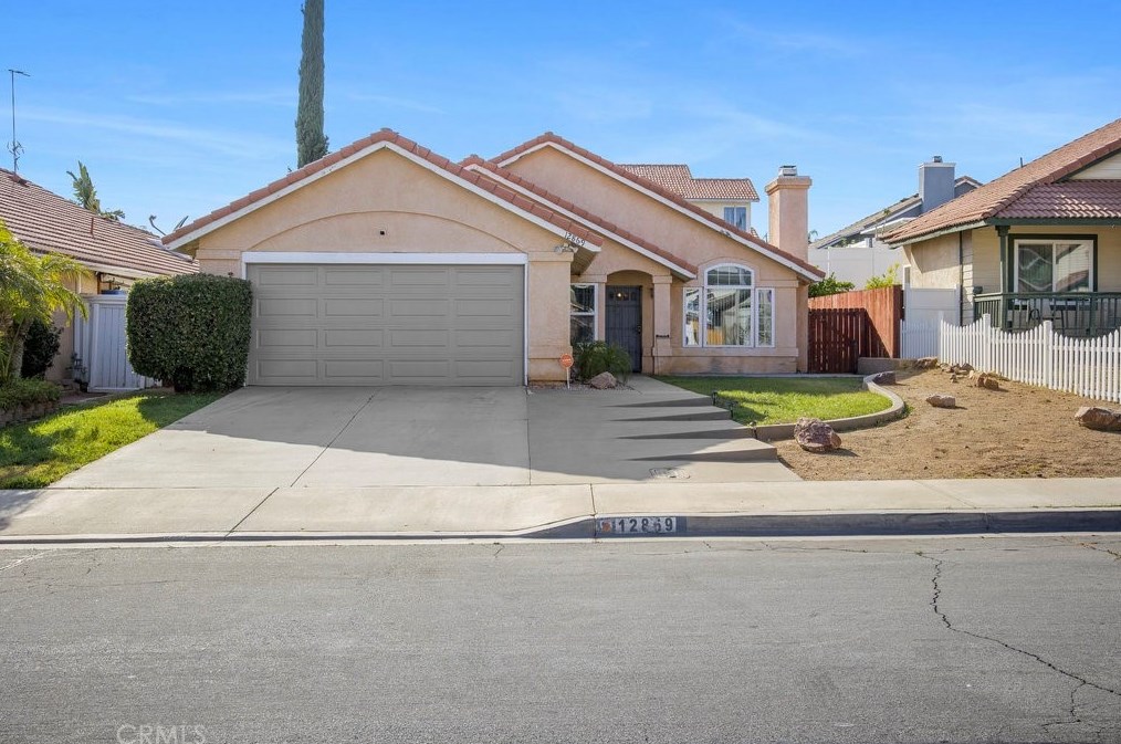 12869 Fontainebleau Dr, Moreno Valley CA  92555-2330 exterior