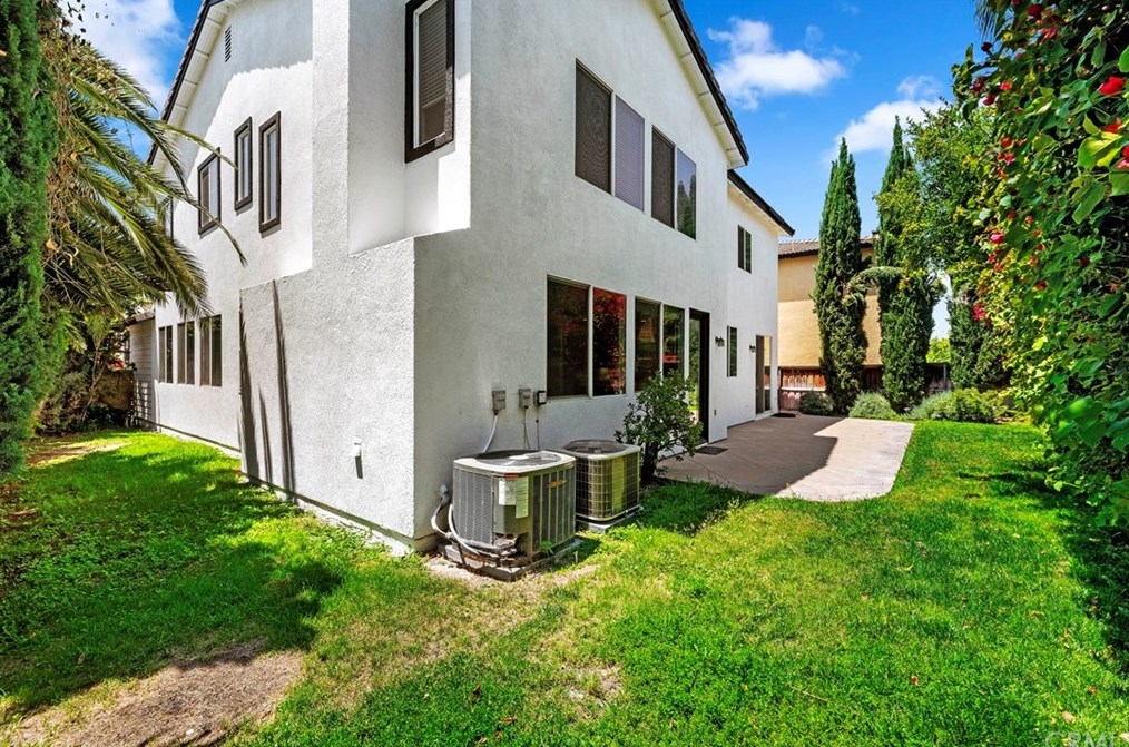 13902 Star Ruby Ave, Corona CA  92880-8561 exterior