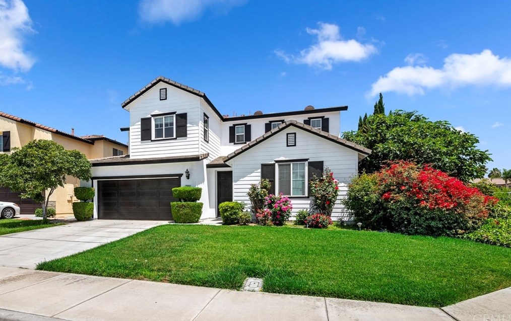13902 Star Ruby Ave, Corona CA  92880-8561 exterior