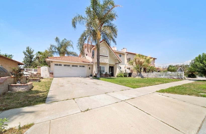 9326 Bunny Ln, Fontana, CA 92335-2511