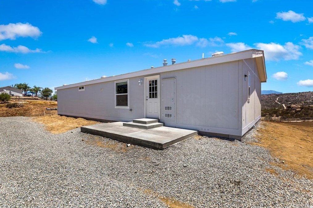 32812 Edwina St, Lakeview CA  92567 exterior