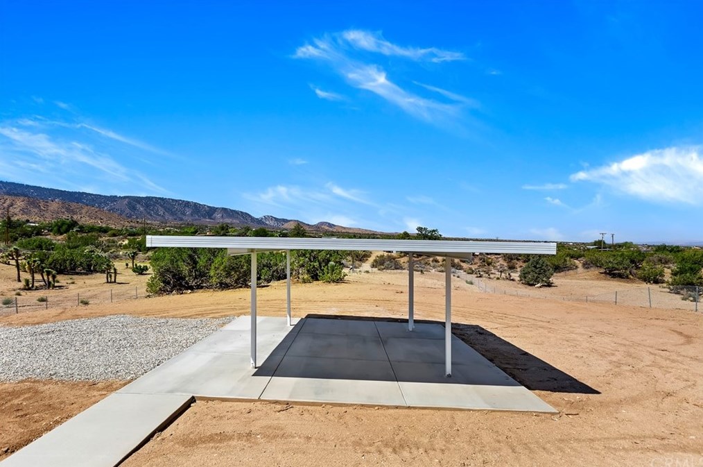 9752 Oasis Rd, Pinon Hills CA  92372 exterior