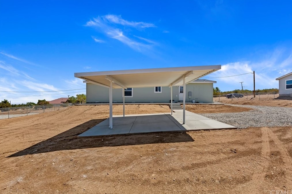 9752 Oasis Rd, Pinon Hills CA  92372 exterior