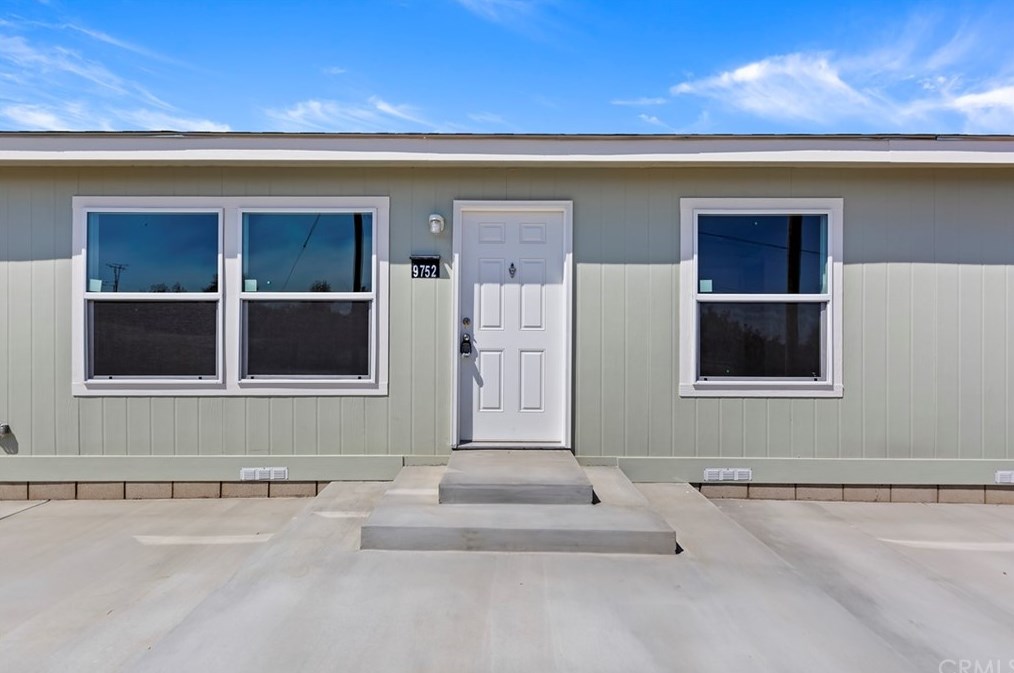 9752 Oasis Rd, Pinon Hills CA  92372 exterior