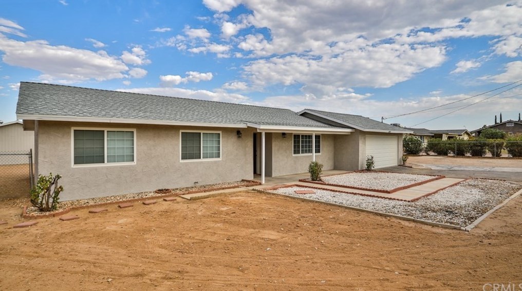 8919 11 Ave, Hesperia CA  92345-3837 exterior