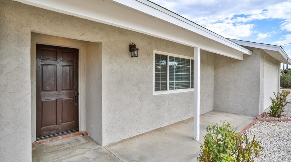 8919 11 Ave, Hesperia CA  92345-3837 exterior