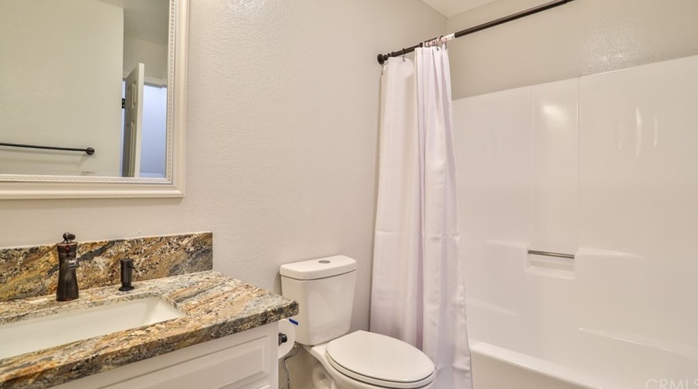 8919 11 Ave, Hesperia CA  92345-3837 exterior