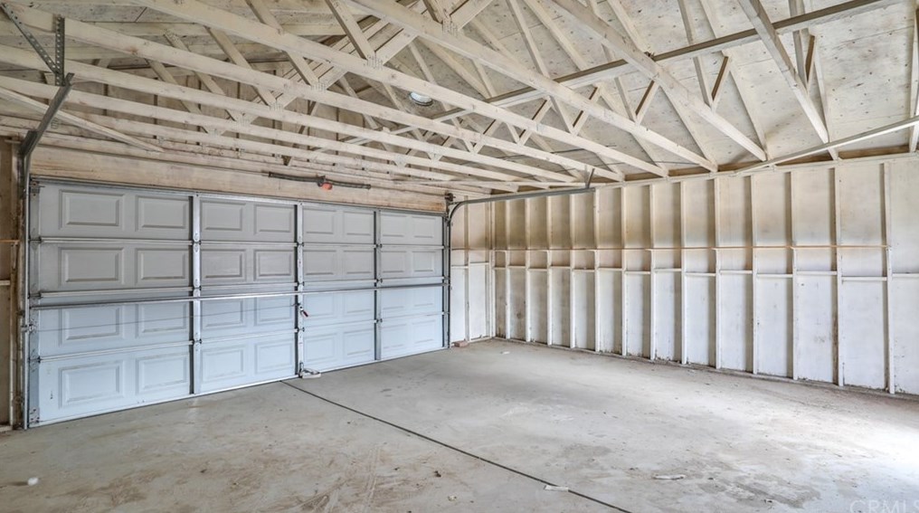 8919 11 Ave, Hesperia CA  92345-3837 exterior