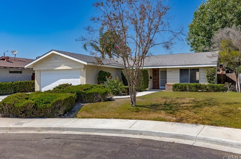 22709 Casetas Dr, Pomona, CA 91765-1507