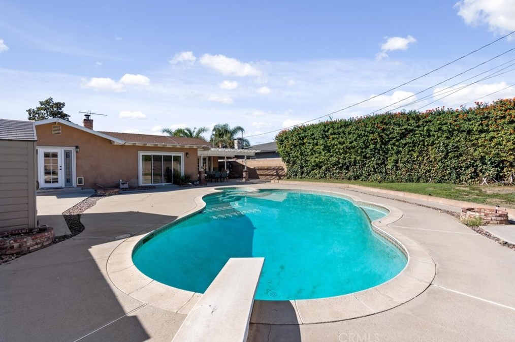 17448 Filbert St, Fontana CA  92335-5921 exterior