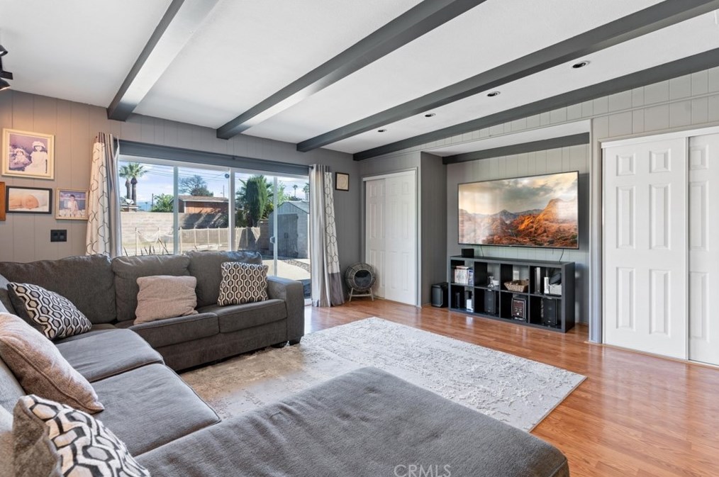 17448 Filbert St, Fontana CA  92335-5921 exterior