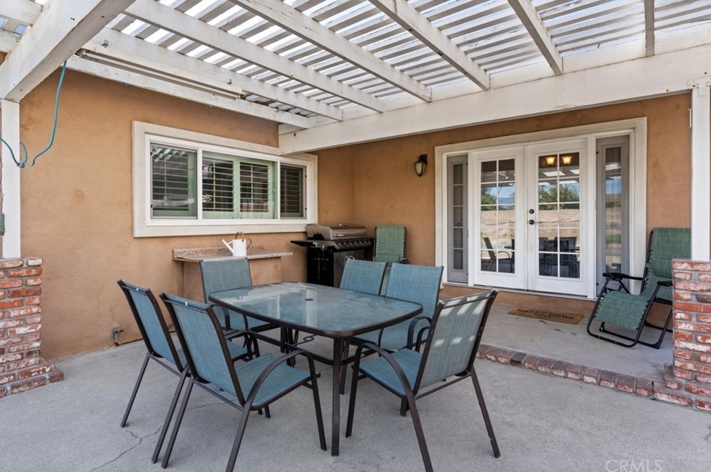 17448 Filbert St, Fontana CA  92335-5921 exterior
