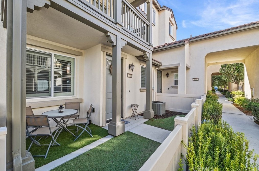 330 W Cork Tree Dr, Orange, CA 92865