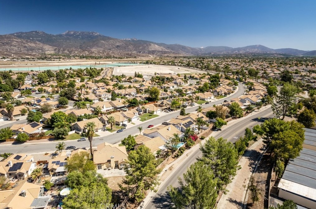 1204 Avenida Floribunda, San Jacinto, CA 92583