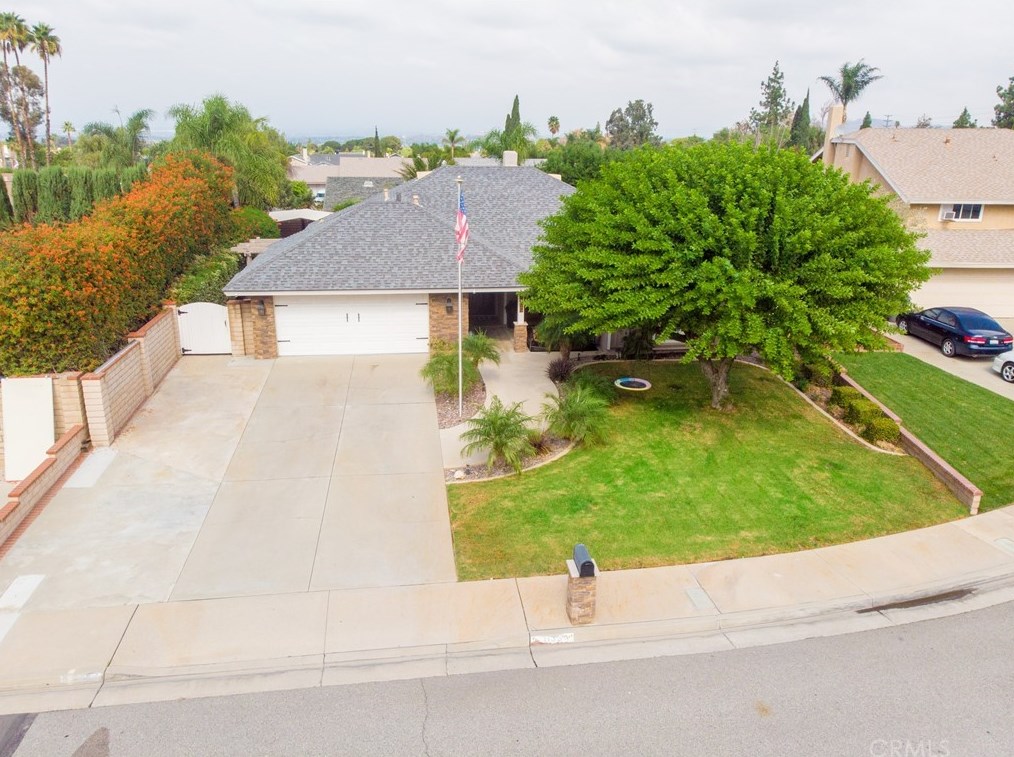 1135 Daisy Cir, Corona, CA 92882-5821