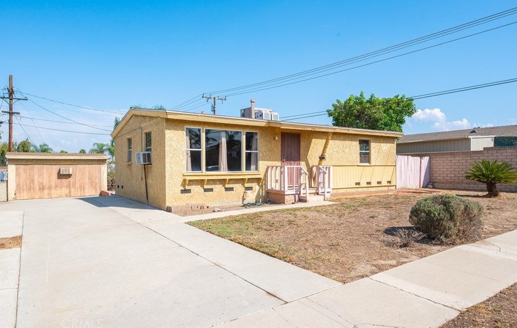 1213 Orange St, Corona, CA 92879-2539