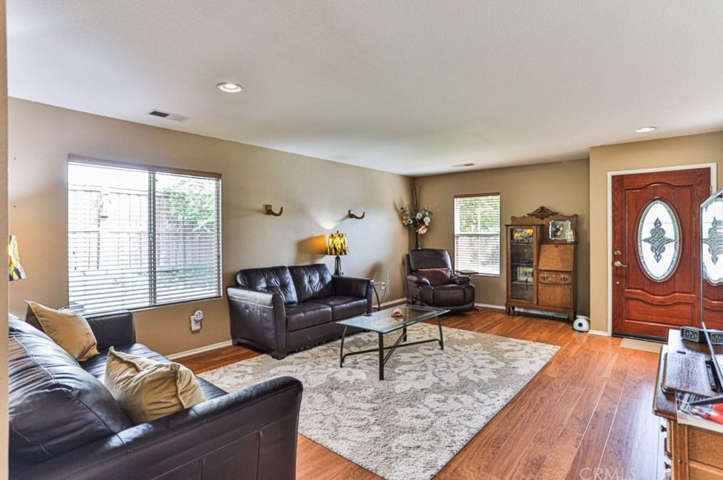 229 S Woodlake St, Lake Elsinore, CA 92530