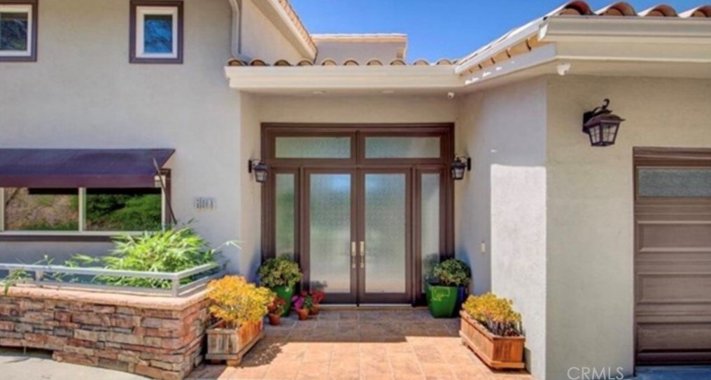 8041 Bulwer Dr, Los Angeles, CA 90046-1102