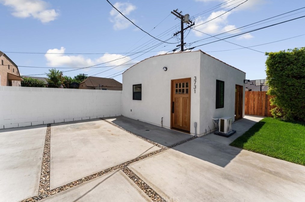 3729 Buckingham Rd, Los Angeles CA  90016-5711 exterior