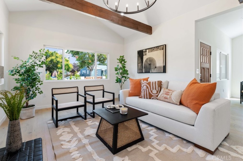 3729 Buckingham Rd, Los Angeles CA  90016-5711 exterior