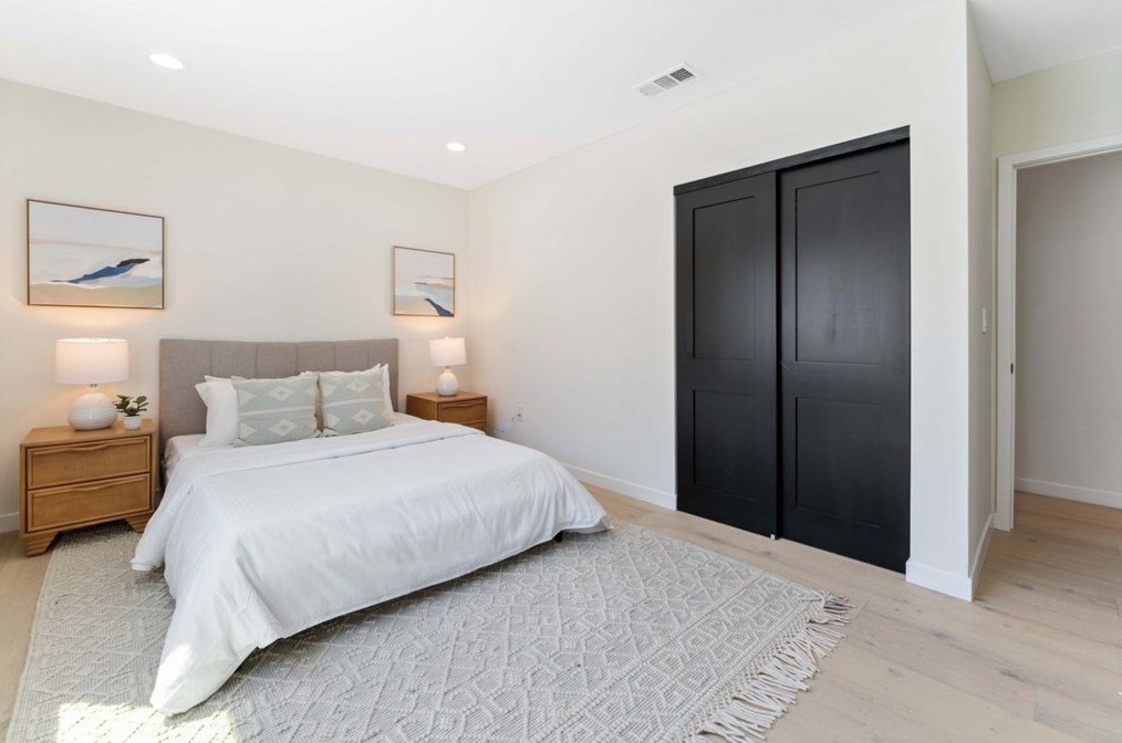 3729 Buckingham Rd, Los Angeles CA  90016-5711 exterior