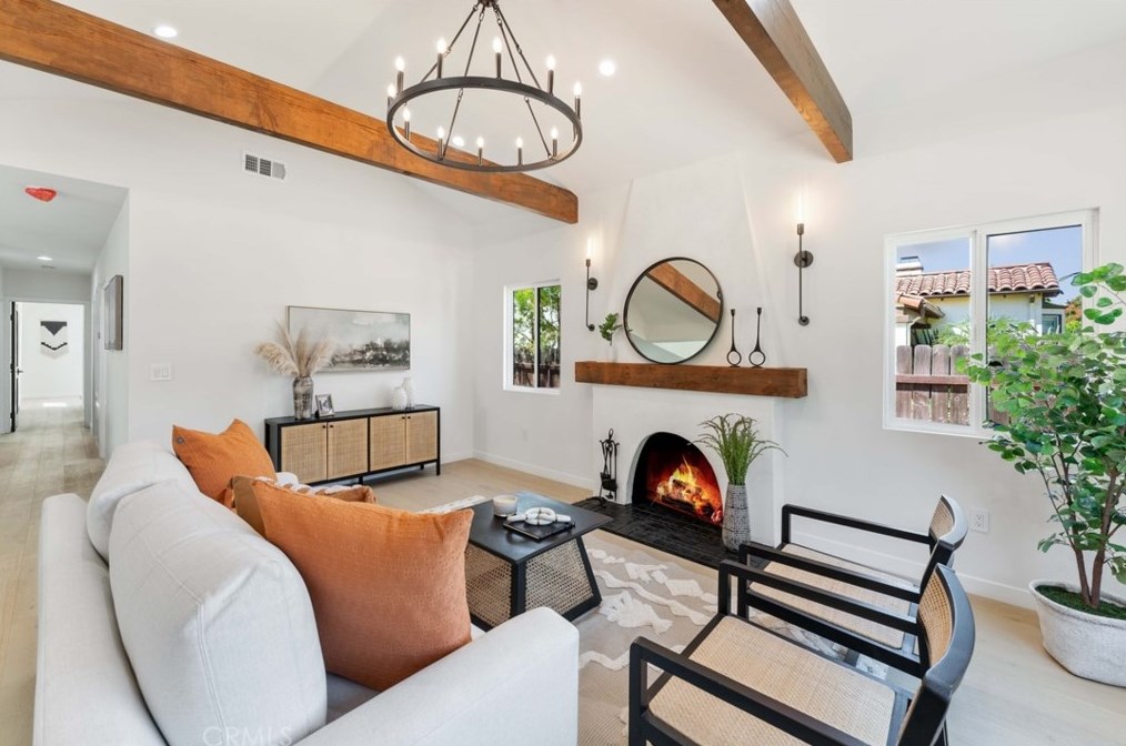 3729 Buckingham Rd, Los Angeles CA  90016-5711 exterior