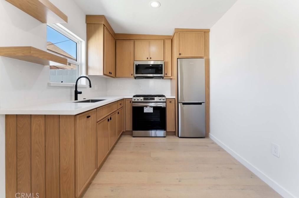 3729 Buckingham Rd, Los Angeles CA  90016-5711 exterior