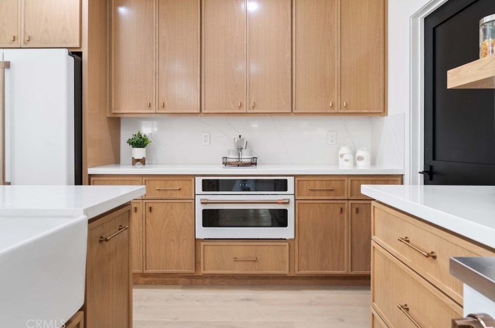 3729 Buckingham Rd, Los Angeles CA  90016-5711 exterior