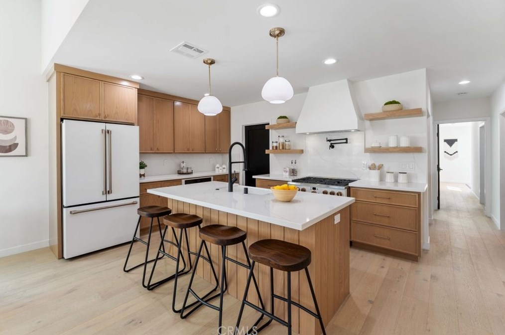 3729 Buckingham Rd, Los Angeles CA  90016-5711 exterior