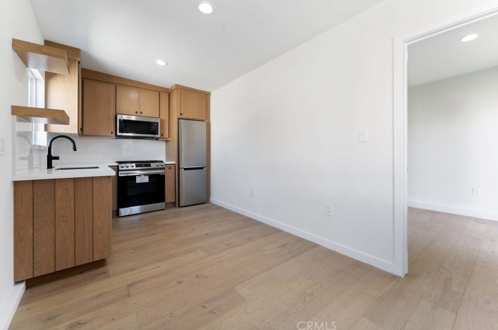 3729 Buckingham Rd, Los Angeles CA  90016-5711 exterior