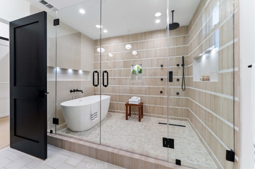 3729 Buckingham Rd, Los Angeles CA  90016-5711 exterior