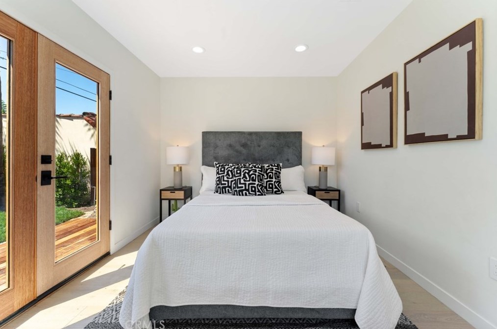 3729 Buckingham Rd, Los Angeles CA  90016-5711 exterior