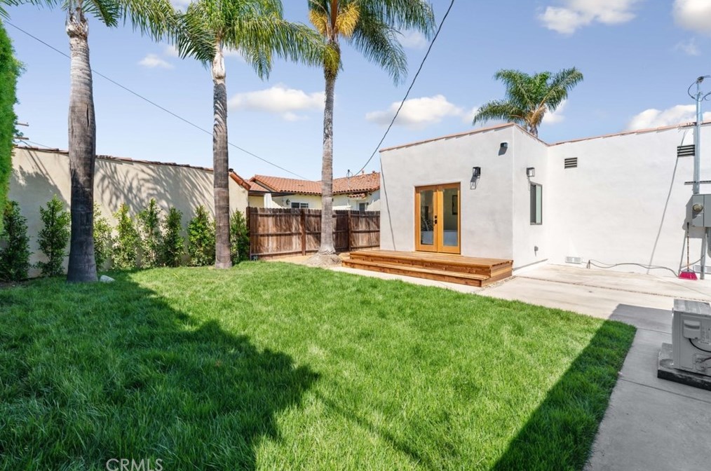 3729 Buckingham Rd, Los Angeles CA  90016-5711 exterior