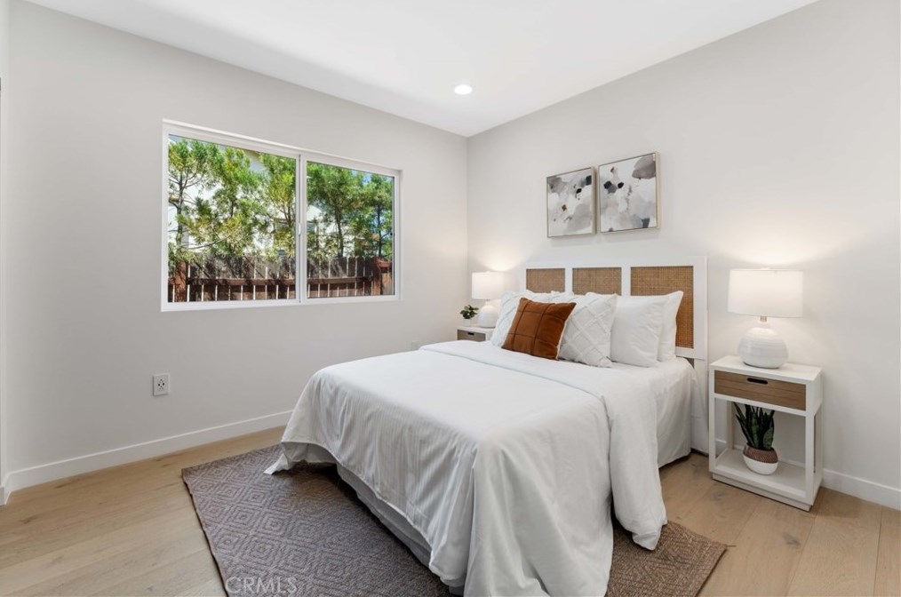 3729 Buckingham Rd, Los Angeles CA  90016-5711 exterior