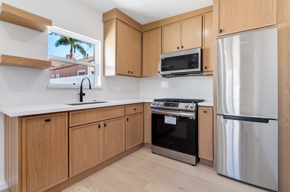 3729 Buckingham Rd, Los Angeles CA  90016-5711 exterior